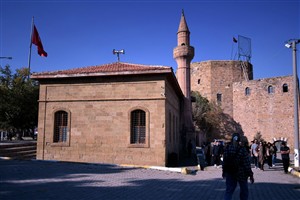 ASÜ Mimarlık Öğrencileri Niğde’nin Tarih Dokusunu Yerinde İnceledi